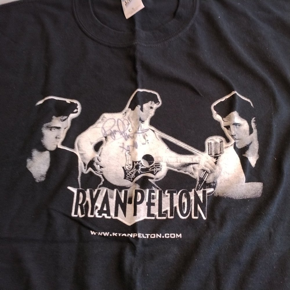 Autographed Ryan Pelton Elvis T shirt XL
